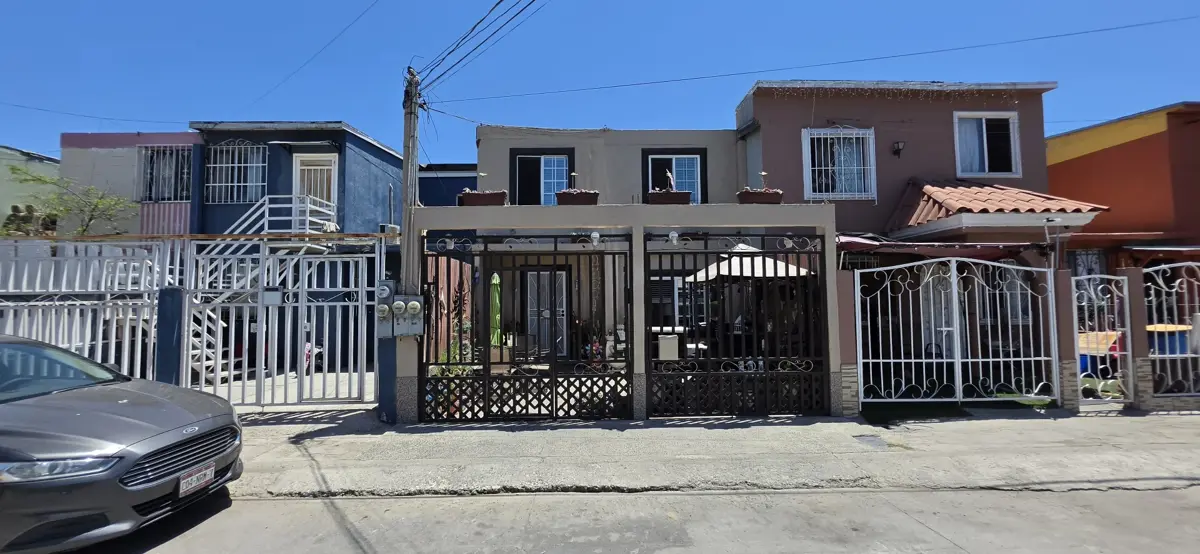 Casa en venta en Otay Jardin, Tijuana — foto 1 de 21