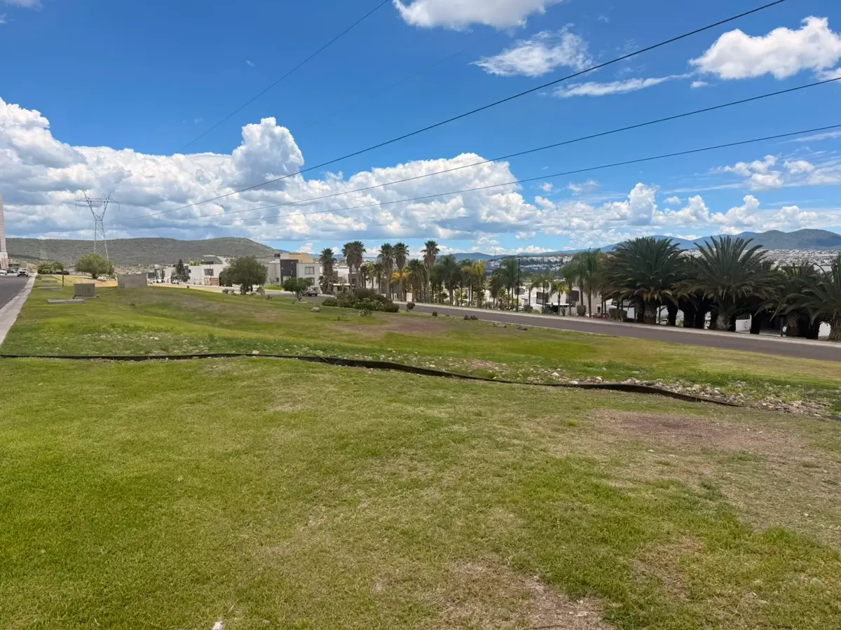TERRENO EN VENTA EN CUMBRES DEL LAGO TERRENO EN VENTA EN CUMBRES DEL LAGO