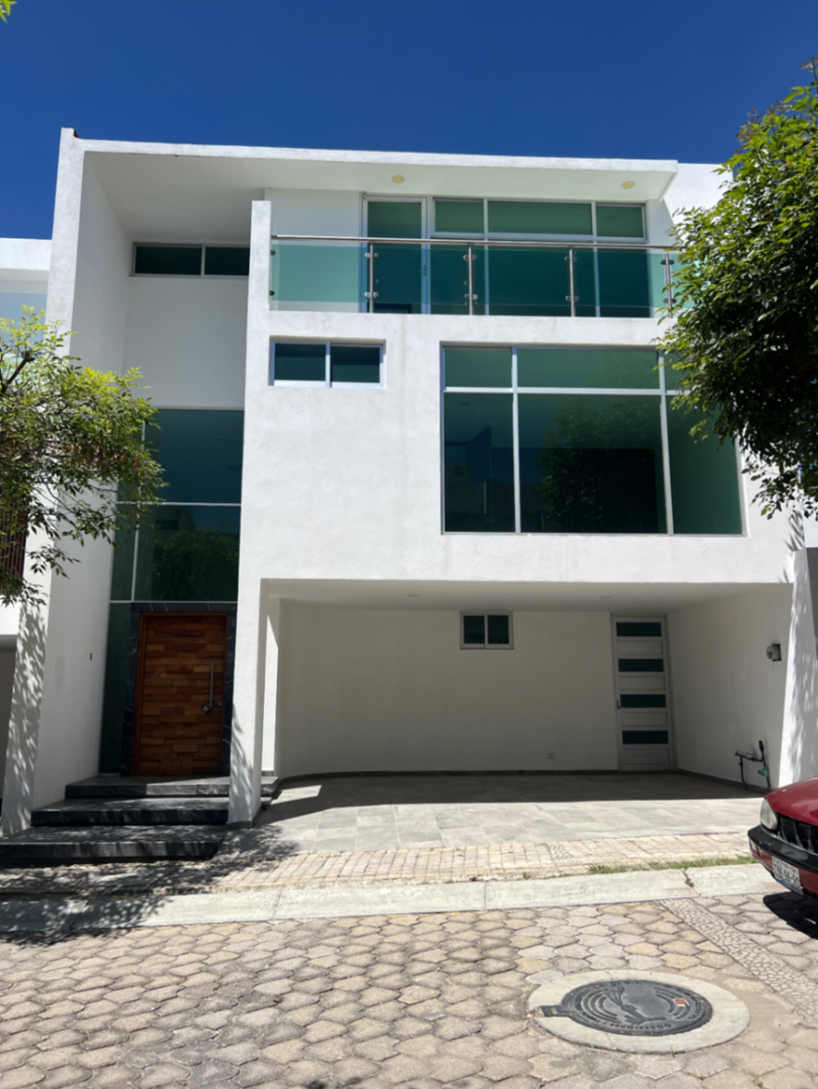 Vista principal de Venta casa Nueva en Puebla Parque Cuernavaca Lomas de Ángelópolis