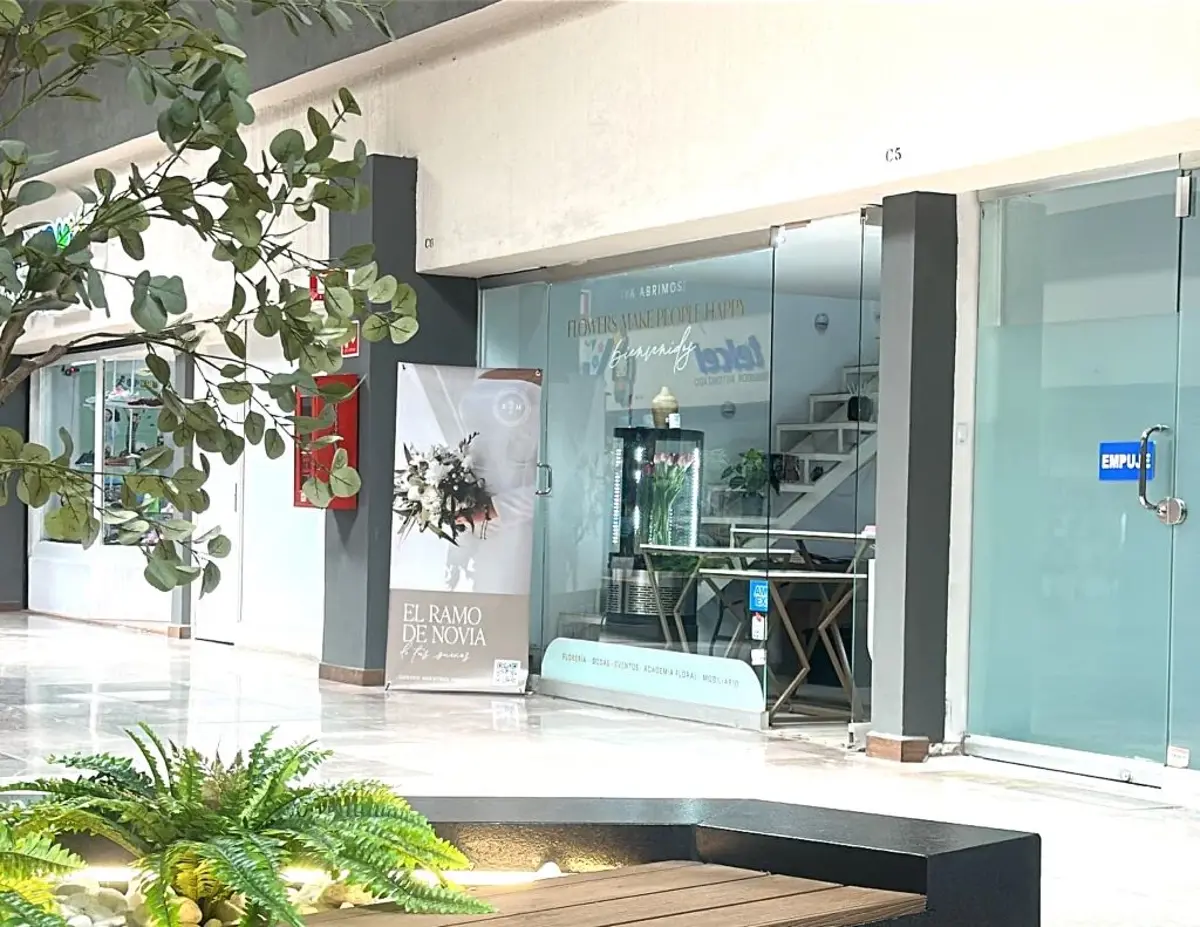 Local en renta en Bosques de La Victoria, Guadalajara — foto 1 de 17