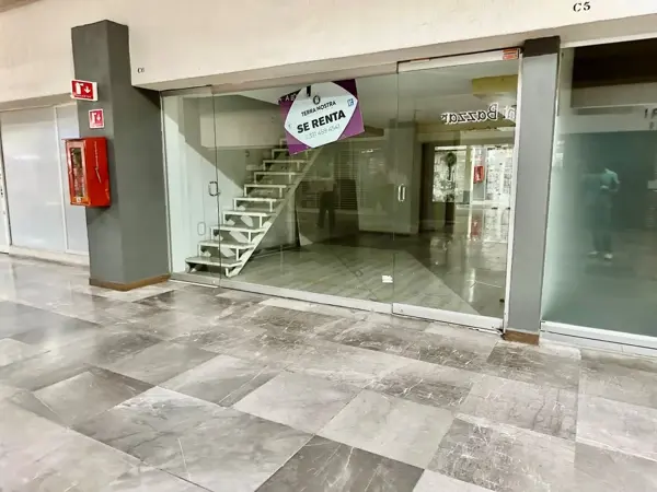 Local en renta en Bosques de La Victoria, Guadalajara — foto 2 de 17