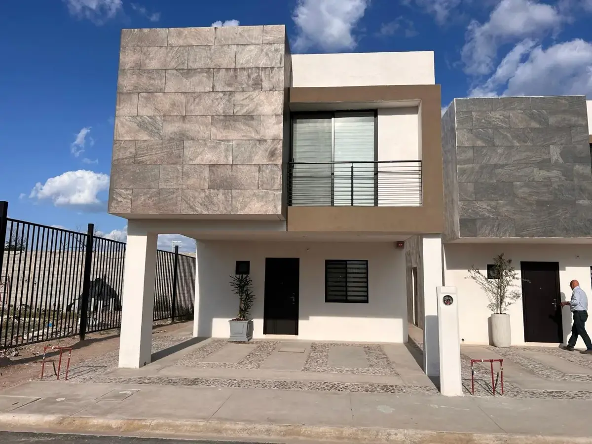 Casa en venta en El Refugio, Gómez Palacio — foto 1 de 43