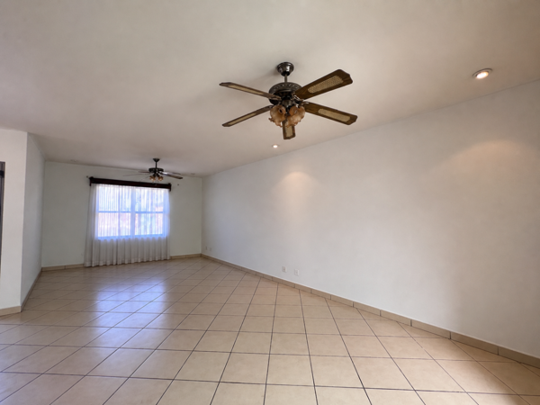 Casa en venta en Las Quintas, Saltillo — foto 2 de 11