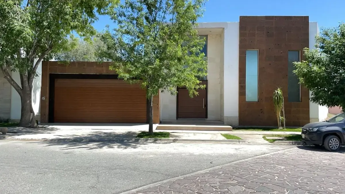 CASA EN VENTA EN LAS VILLAS, TORREON, COAH CASA EN VENTA EN LAS VILLAS, TORREON, COAH