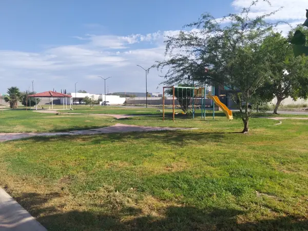 Terreno en venta en Villas del Renacimiento, Torreón — foto 2 de 3