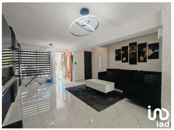 CASA EN RENTA POR $25,000.00 COMPLETAMENTE AMUEBLADA