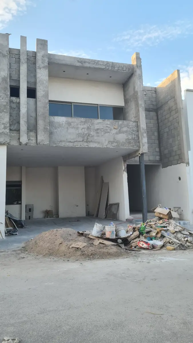 Vista 2 de ÁLAMO " SECTOR VIÑEDOS"
recámara en planta baja + doble altura