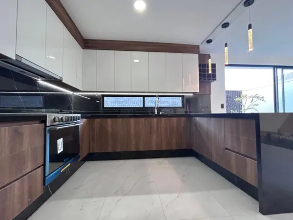 Casa en Venta Querétaro Juriquilla 4 Recamaras Una Planta Baja, Roof Garden en Residencial Privado