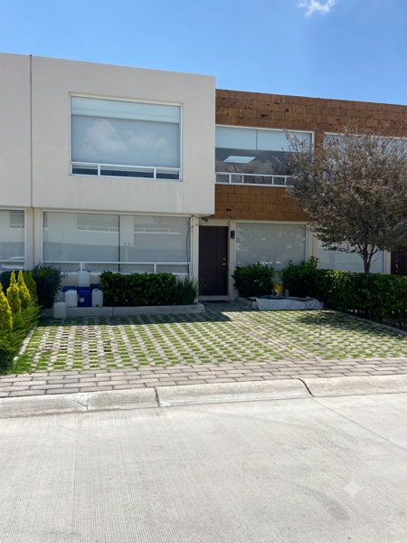 Casa en Renta en Lomas Virreyes, Calimaya  con Jardín y Terraza