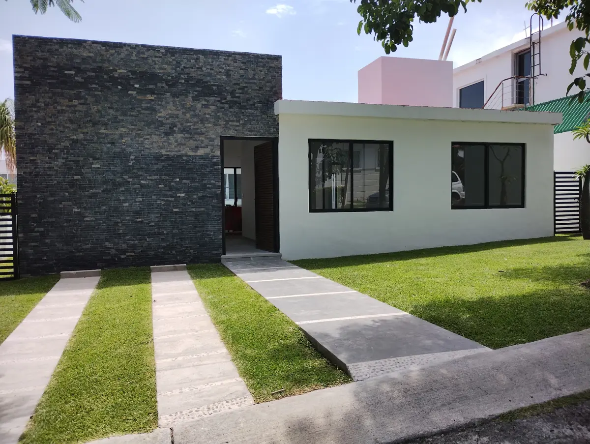 Casa en venta en Lomas de Cocoyoc, Atlatlahucan — foto 1 de 25