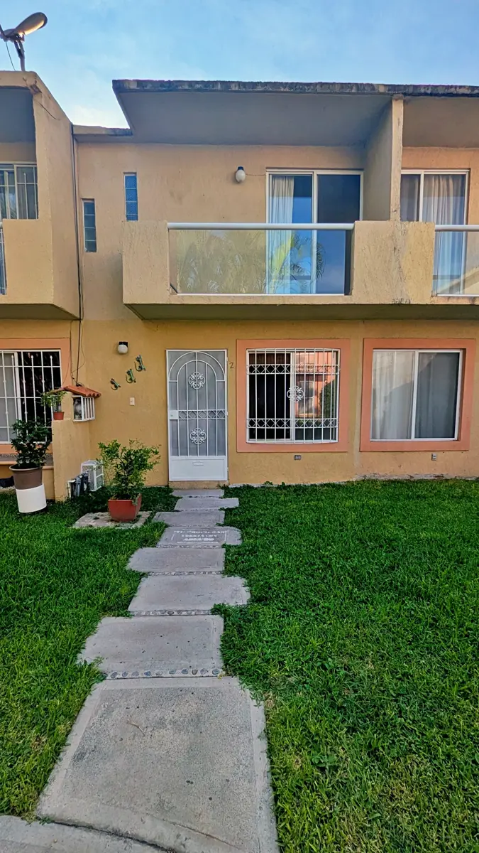 Casa en venta en Rinconada de Xochitepec, Xochitepec — foto 1 de 24