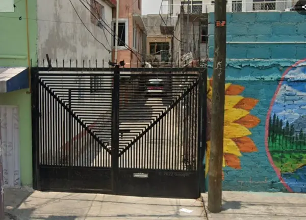 Casa en venta en Leyes de Reforma 3a Sección, Iztapalapa — foto 2 de 12