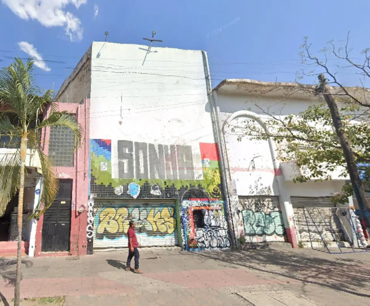 Local en venta en La Perla, Guadalajara — foto 1 de 14