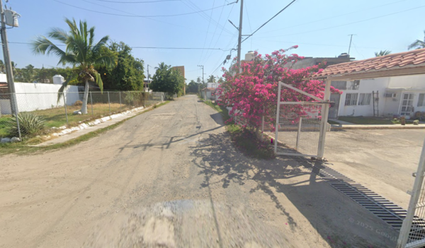 Casa en renta en Barrio de Lozano (El Rosario), Coahuayutla de José María Izazaga — foto 2 de 12