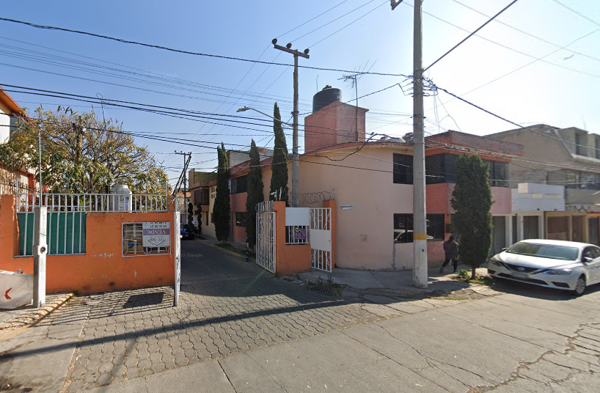 Casa en venta en Bosques de Aragon, Nezahualcóyotl — foto 2 de 4