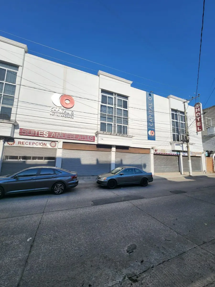 Edificio en venta en Francisco Lozornio, León — foto 1 de 13