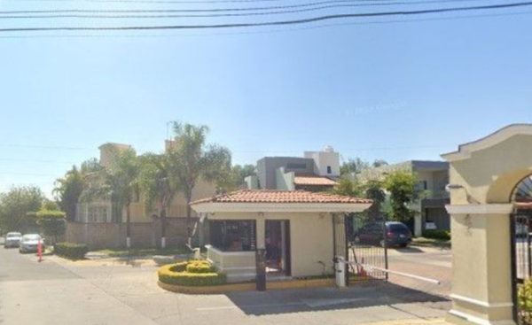 Casa en venta en Jardines Vallarta, Zapopan — foto 2 de 4