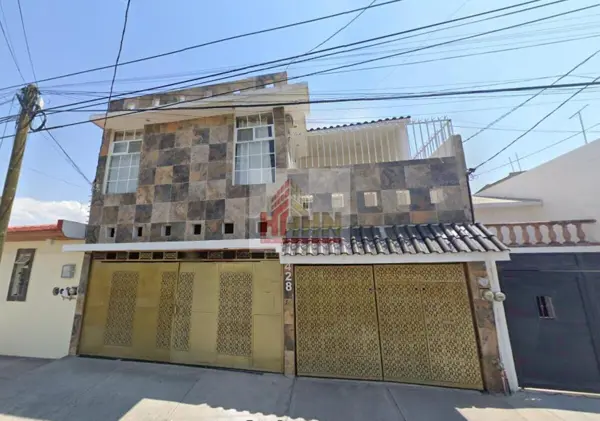 Casa en venta en Jardines del Moral, León — foto 2 de 10