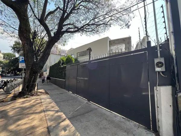 ANZURES MIGUEL HIDALGO, CDMX , CASA EN VENTA CON USO DE SUELO