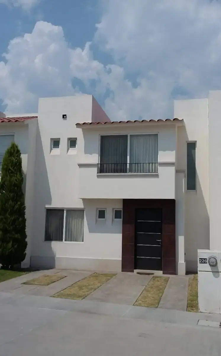 Casa en venta en Residencial Puerta de Piedra, Celaya — foto 1 de 11