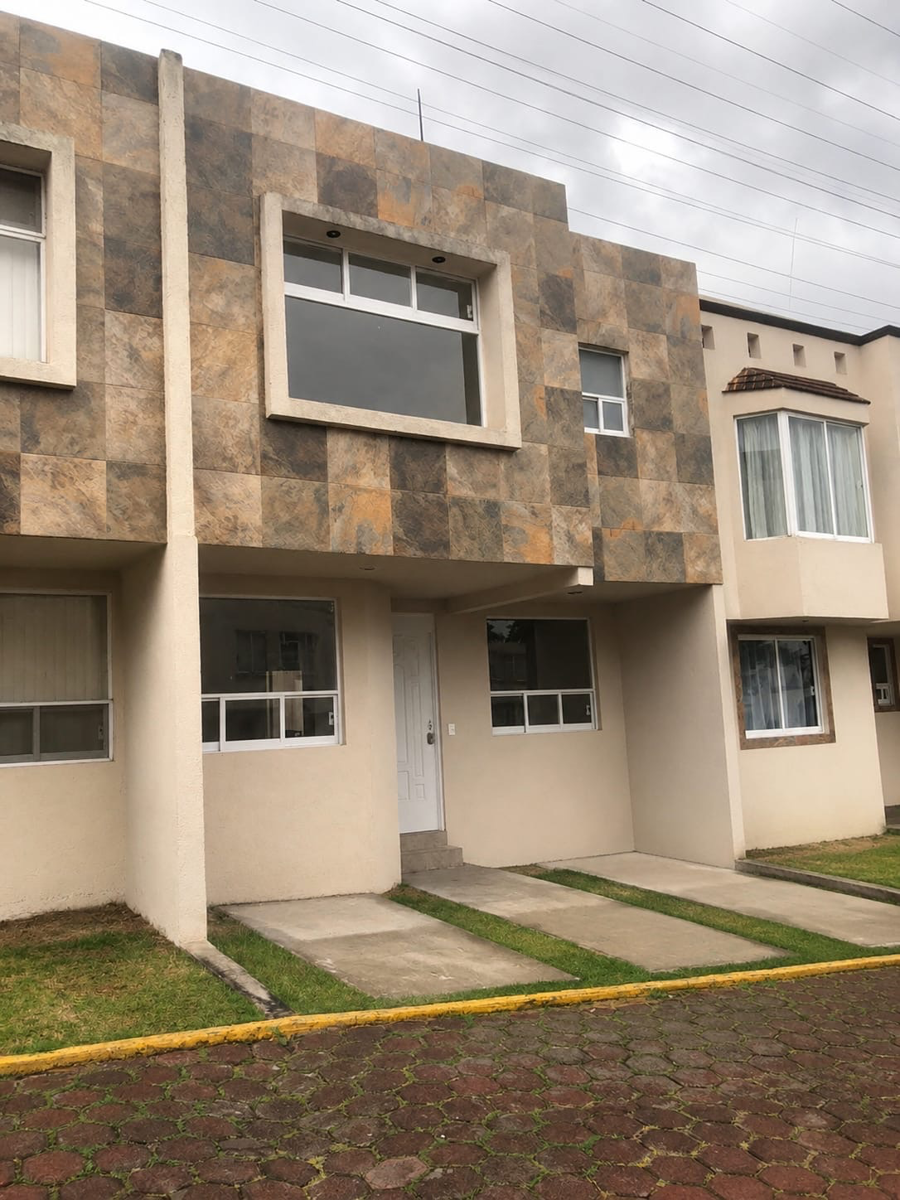 Casa en renta en San Juan Totoltepec, Naucalpan de Juárez — foto 1 de 17