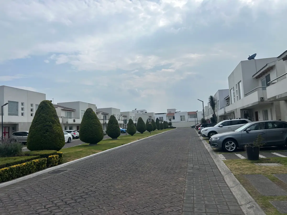 Casa en venta en El Manantial, Metepec — foto 1 de 35