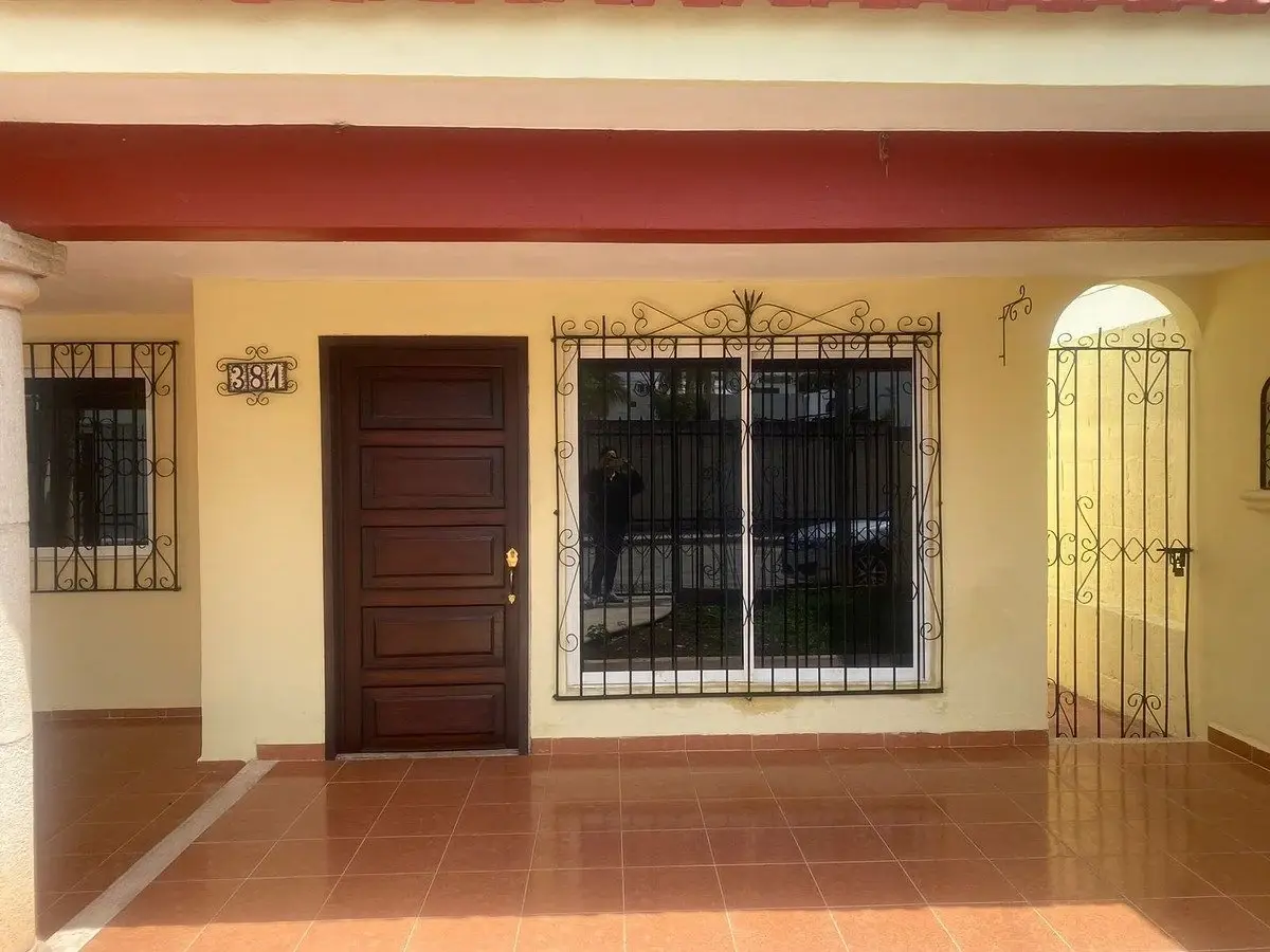 Casa en renta en Ampliación Plan de Ayala (Villas del Sol), Mérida — foto 1 de 23