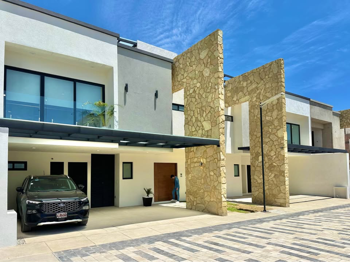 Casa en venta en Agrícola Lázaro Cárdenas, Metepec — foto 1 de 21