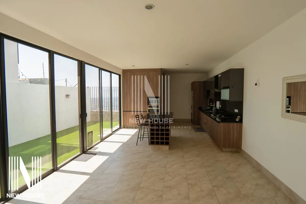 Casa en venta en Lombardía Residencial, León — foto 1 de 25