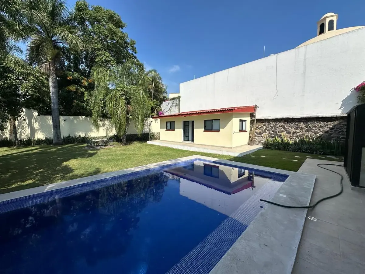 Casa en renta en Lomas de Jiutepec, Jiutepec — foto 1 de 12
