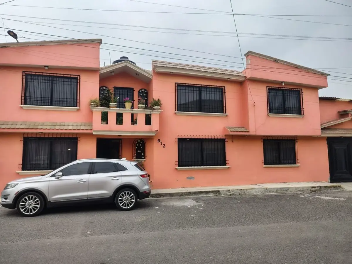 Casa en venta en Ocho Cedros, Toluca — foto 1 de 10