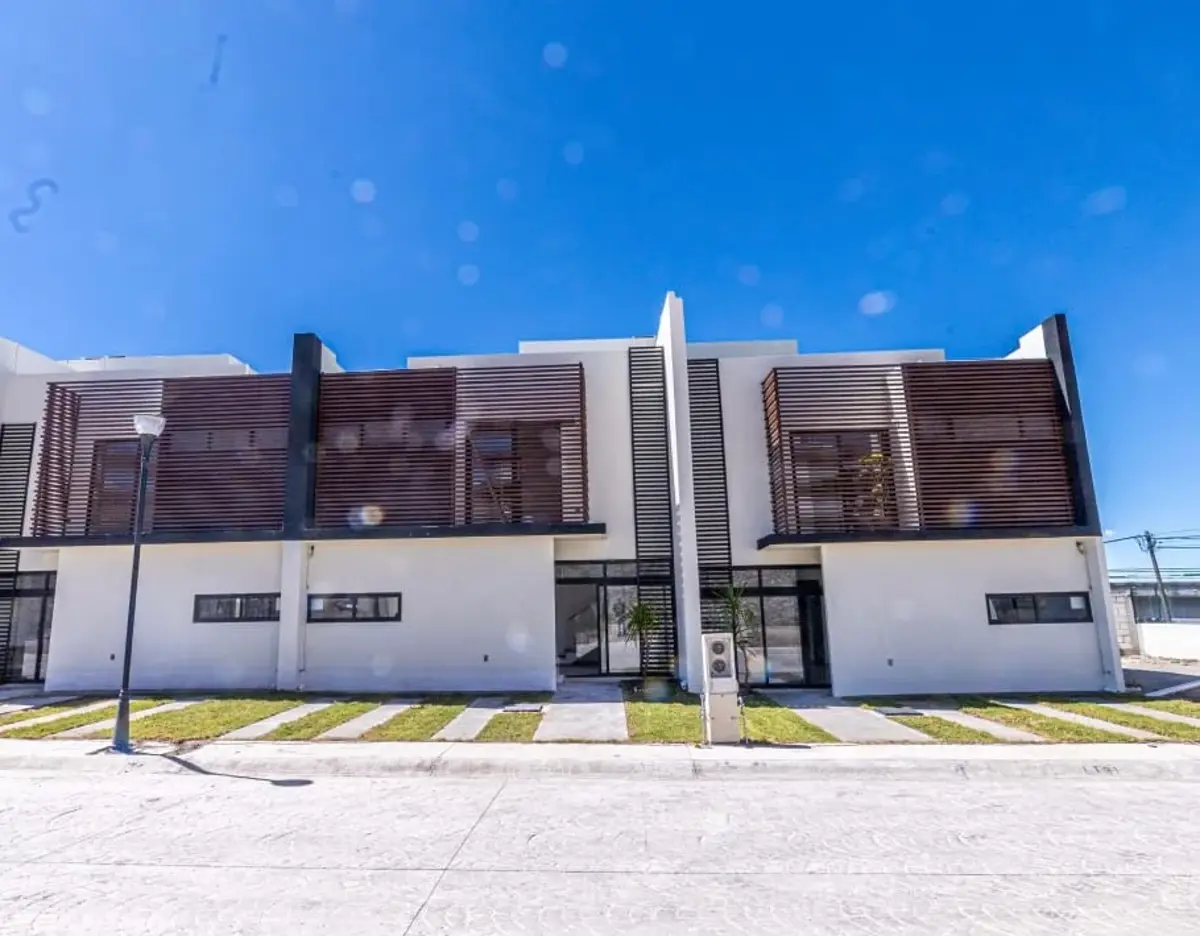 Casa en venta en Pachuquilla, Mineral de la Reforma — foto 1 de 30
