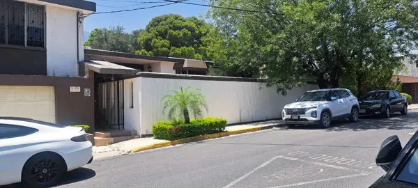 Casa en venta en Del Valle, San Pedro Garza García — foto 2 de 24