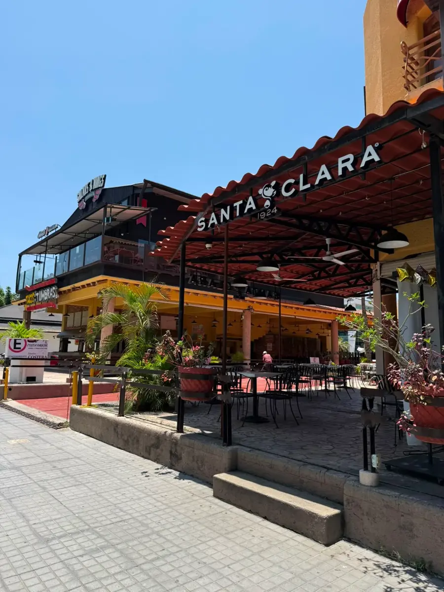 Local en renta en Costa Azul, Acapulco de Juárez — foto 1 de 14