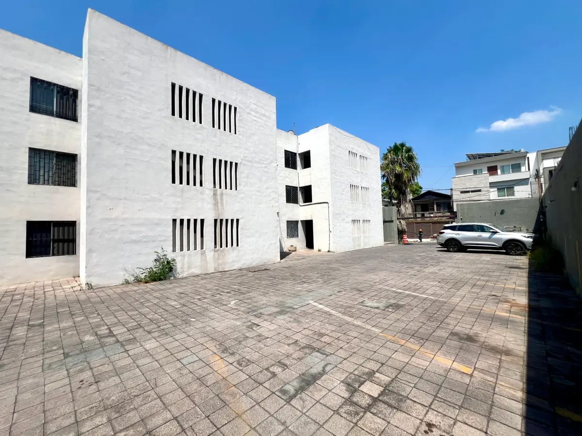 Departamento en renta en San Pedro Garza García Centro, San Pedro Garza García — foto 1 de 12