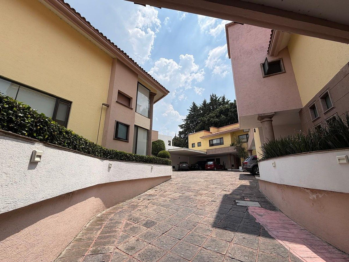 Casa en venta en Jardines del Pedregal de San Angel, Coyoacán — foto 1 de 38