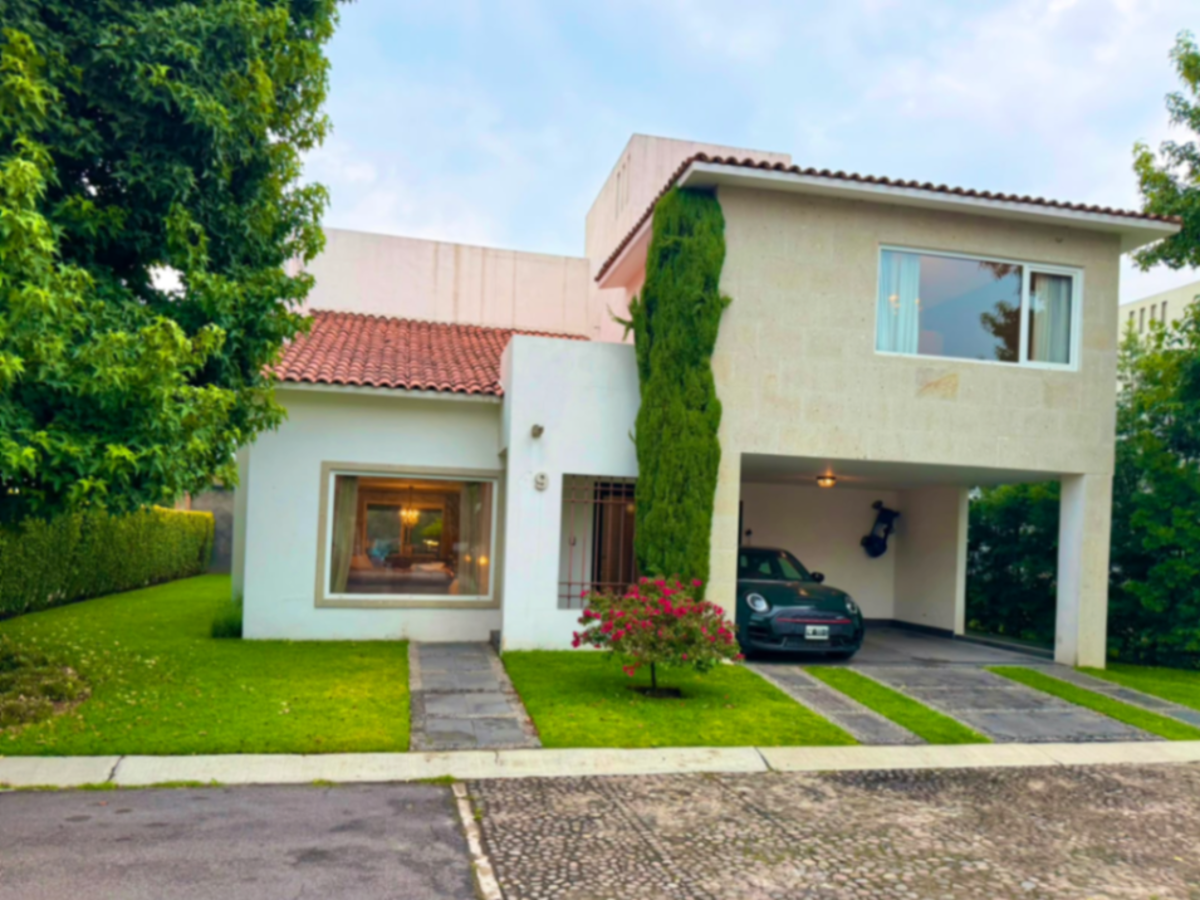 Casa en venta en San Jorge Pueblo Nuevo, Metepec — foto 1 de 23