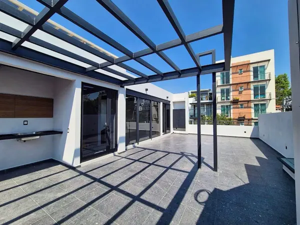 Casa sola a estrenar con jardín y roof