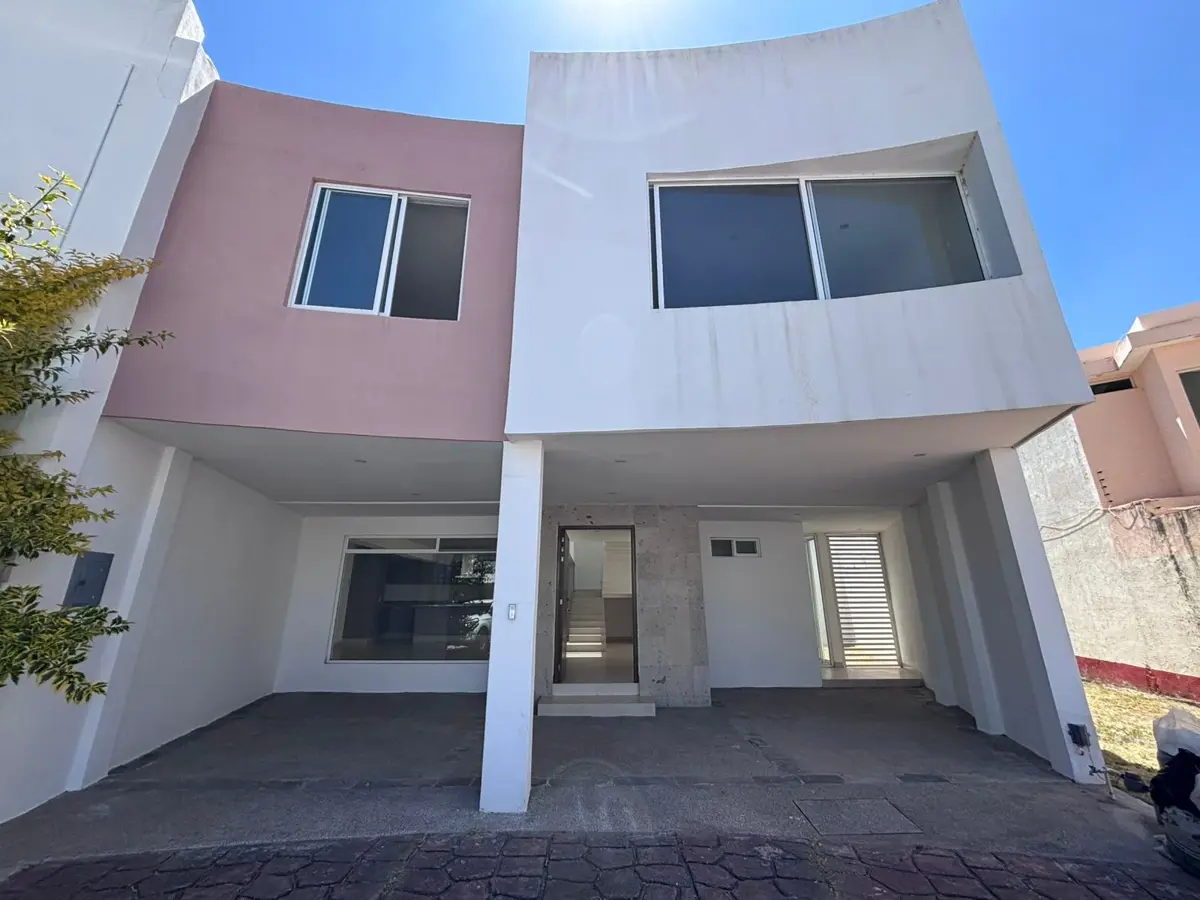 Casa en venta en Hacienda Santa Fe, León — foto 1 de 25