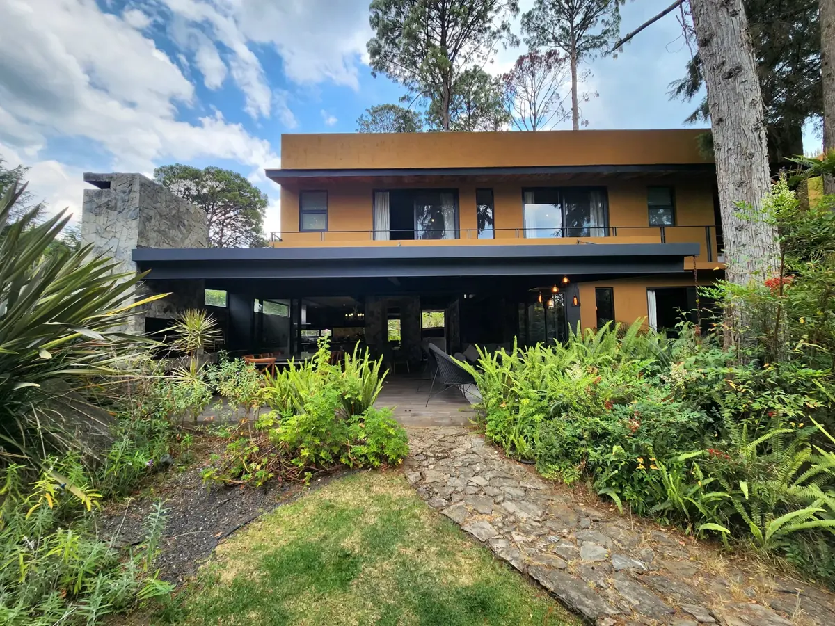Casa en venta en Avandaro, Valle de Bravo — foto 1 de 30