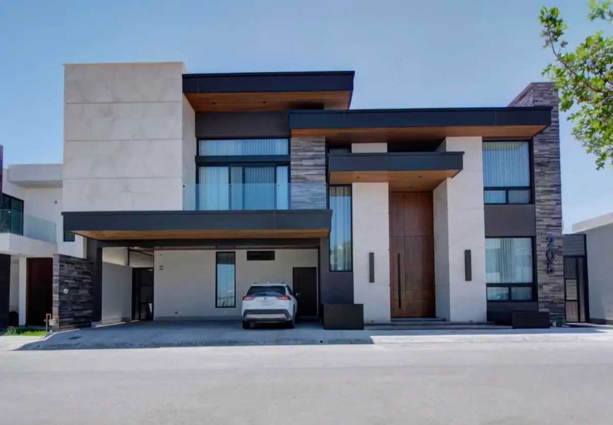 Casa en venta en Rincón de los Encinos, Saltillo — foto 1 de 24