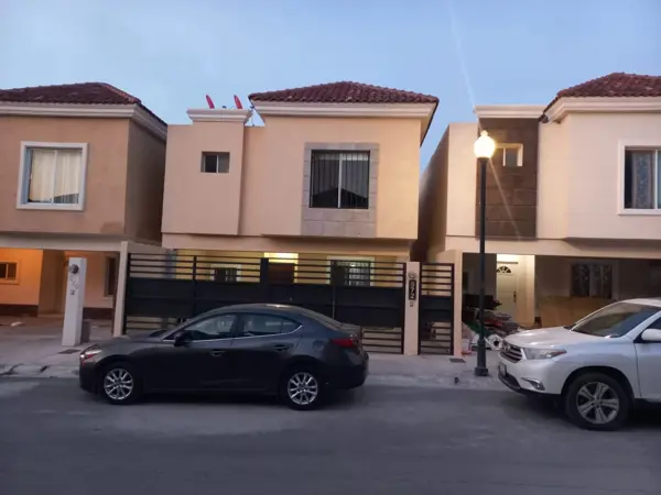 Casa en renta en Lomas del Valle II, Ramos Arizpe — foto 2 de 9