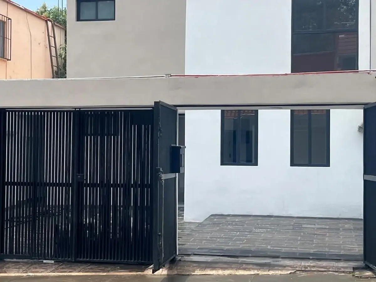 Casa en venta en Lomas Verdes 1a Sección, Naucalpan de Juárez — foto 1 de 39
