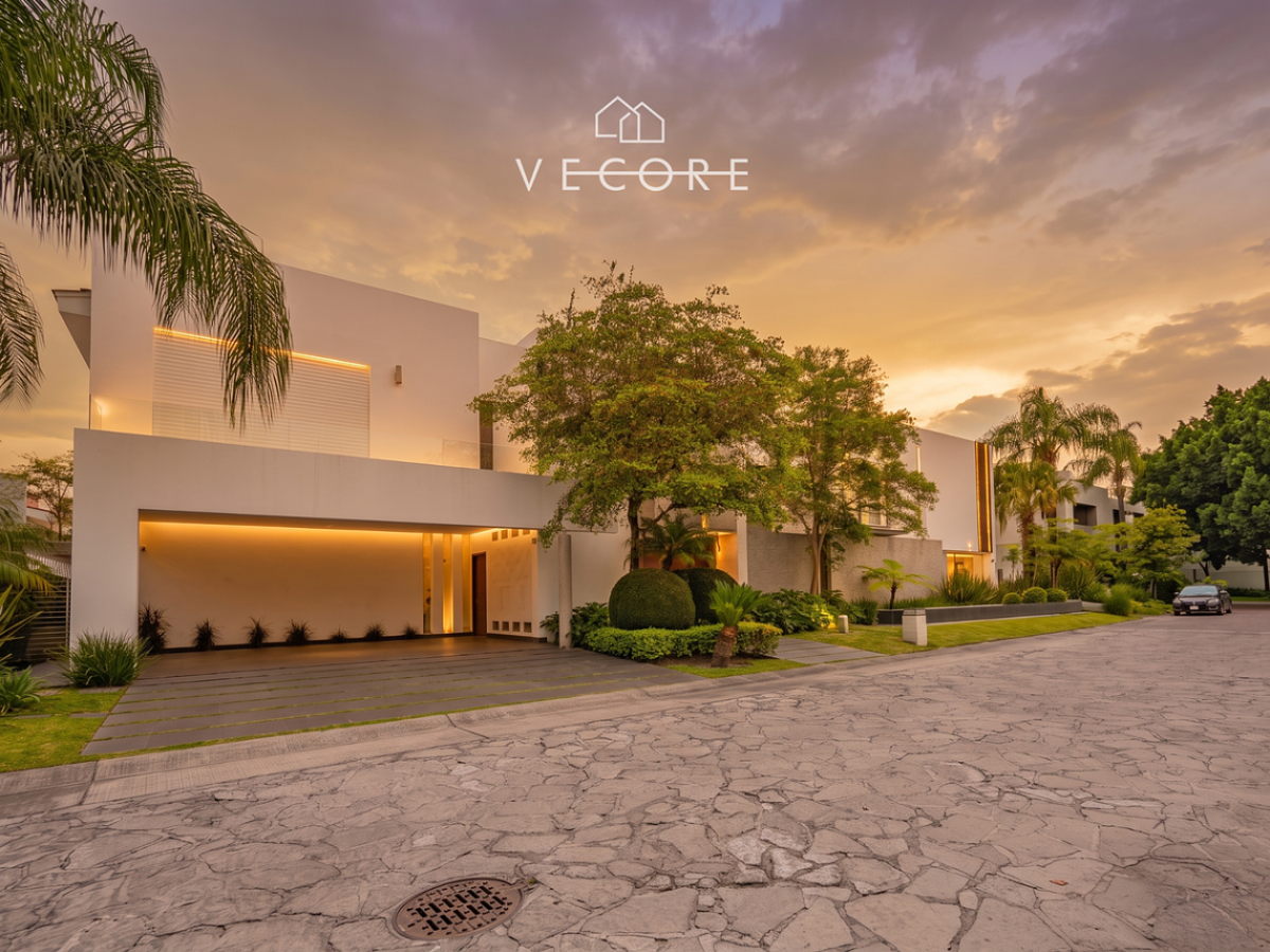 Casa en venta en Valle Real, Zapopan — foto 1 de 32