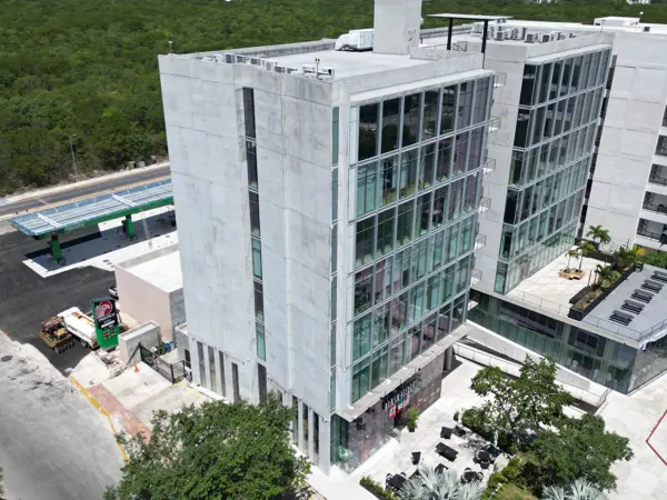 Corporativo Humana Workcenter oficinas Renta y Venta Playa del Carmen Plaza las Americas