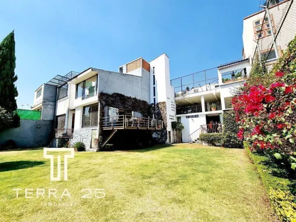 ENCANTADORA RESIDENCIA EN FRACCIONAMIENTO "LOMAS DE LAS ÁGUILAS"