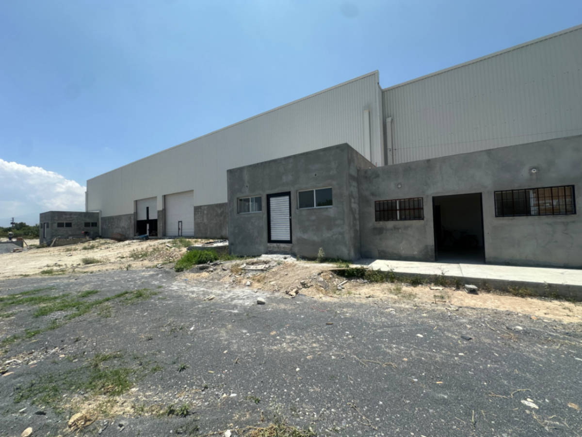 Bodega en renta en Avicola, Saltillo — foto 1 de 3