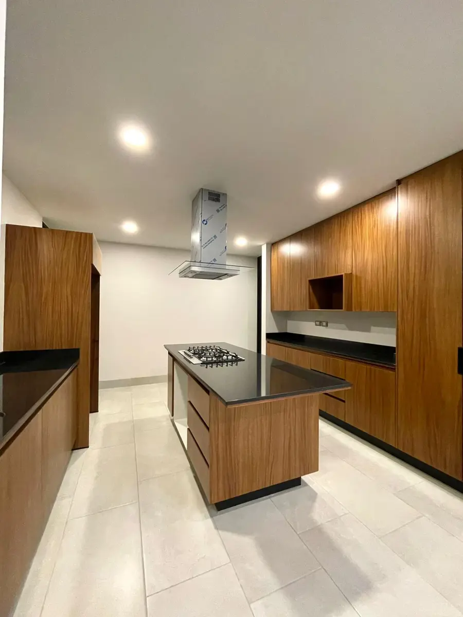 Casa en venta en Residencial Lomas Punta del Este, León — foto 1 de 10