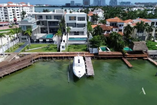 Casa en venta en Zona Hotelera, Benito Juárez — foto 2 de 32
