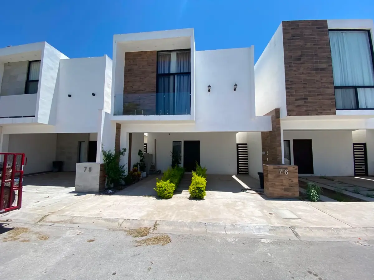 Casa amueblada en renta en circuito privado con jardín y alberca Casa amueblada en renta en circuito privado con jardín y alberca